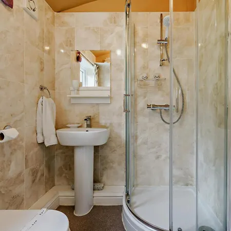 2 Bed In Oc-51740 Holiday home York